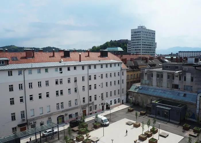 Rok's Mini Penthouse Apartment Ljubljana