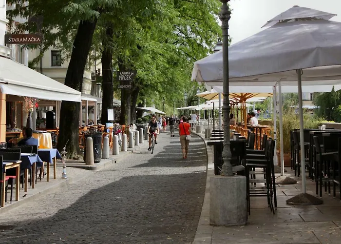 Rok's Mini Penthouse Apartment *