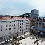 Rok's Mini Penthouse Апартаменты Любляна