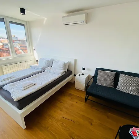 Rok's Mini Penthouse Апартаменты